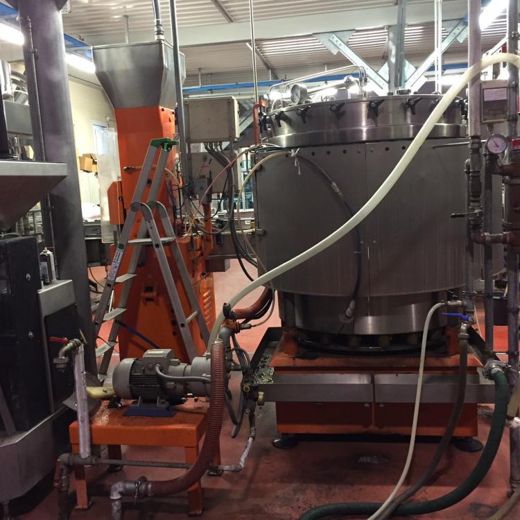 Isobaric filling machine used