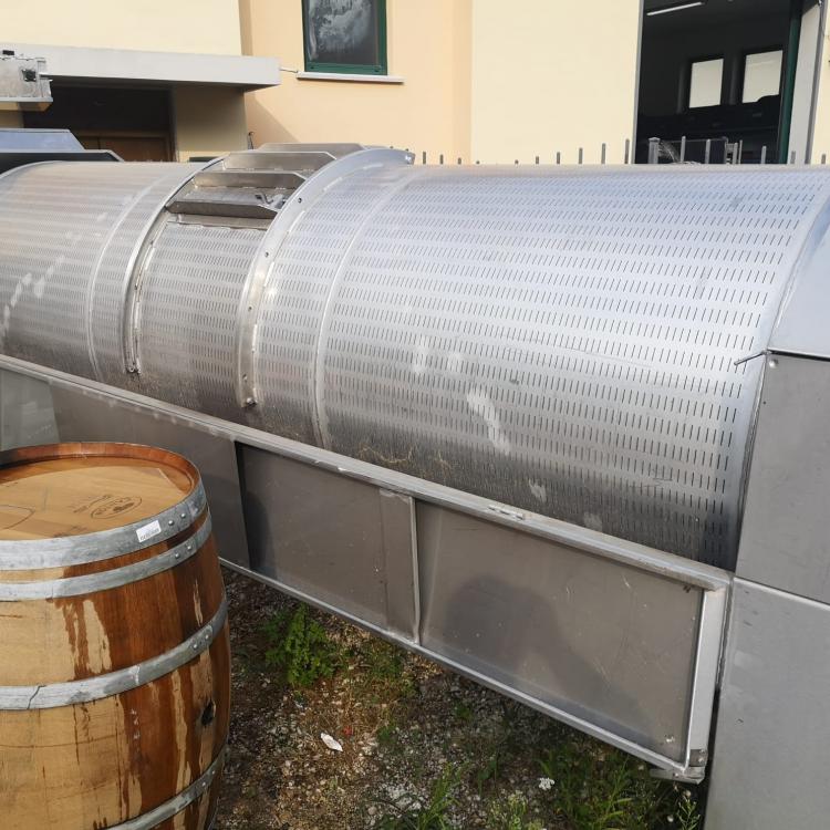 Used Membrane Press grapes 