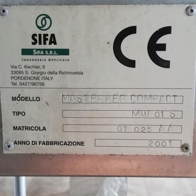 Filling stainless steel drums